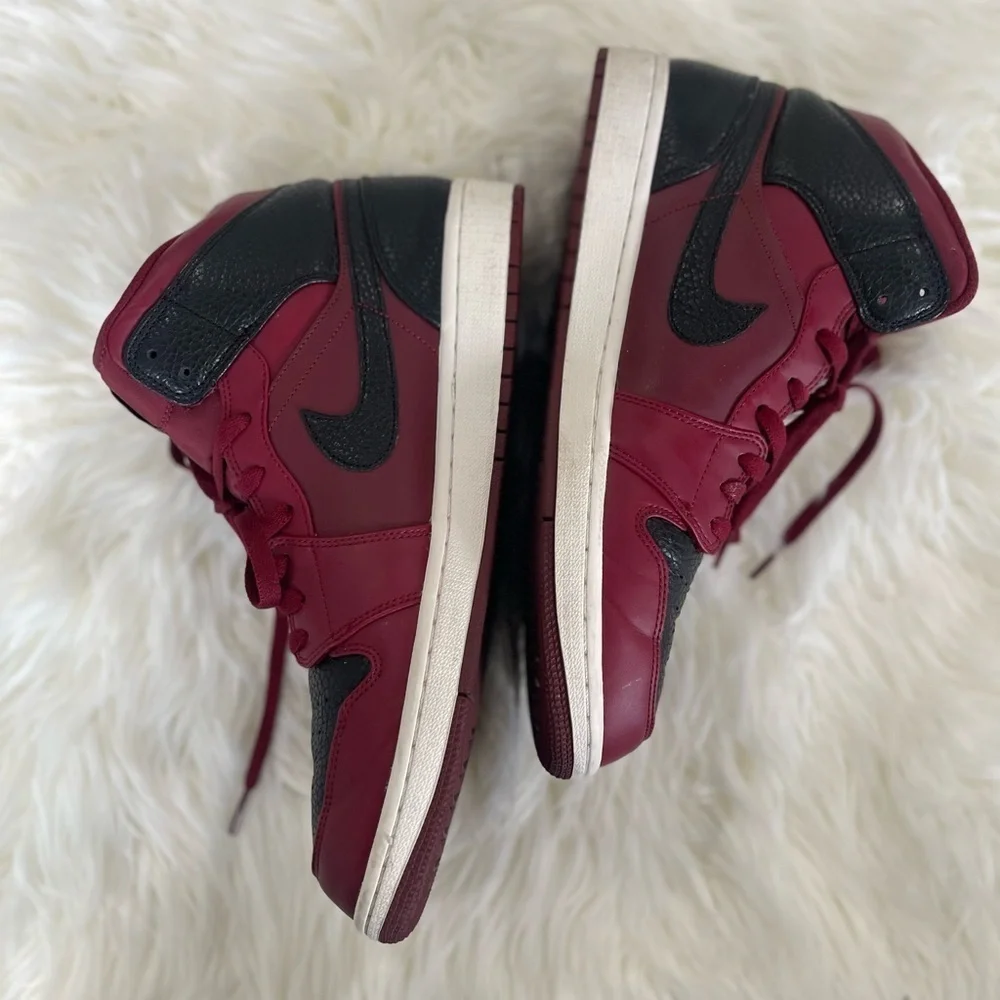 Nike Air Jordan 1 Retro Mid Reverse Banned Team Red Black Men’s Size 12
